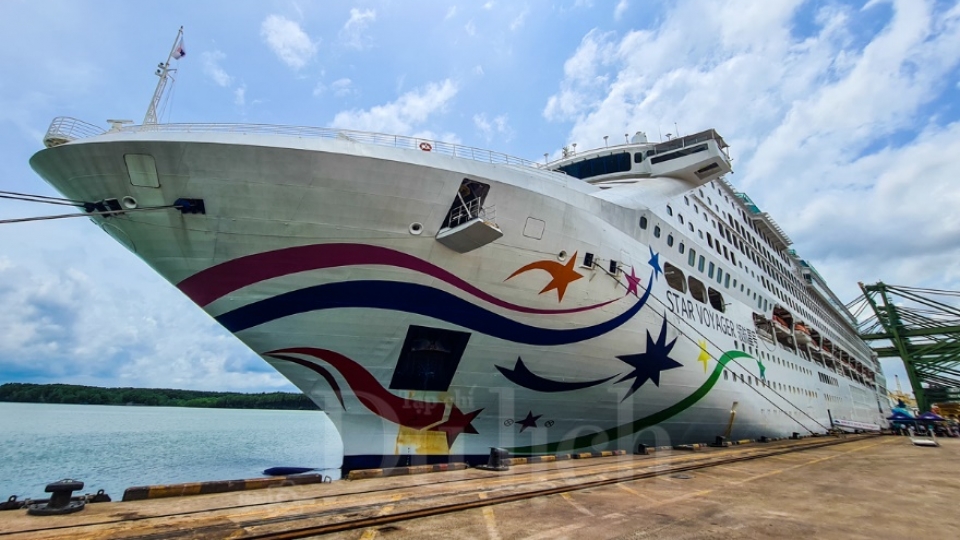 Cruise ship Star Voyager brings 1,200 foreign tourists to Da Nang
